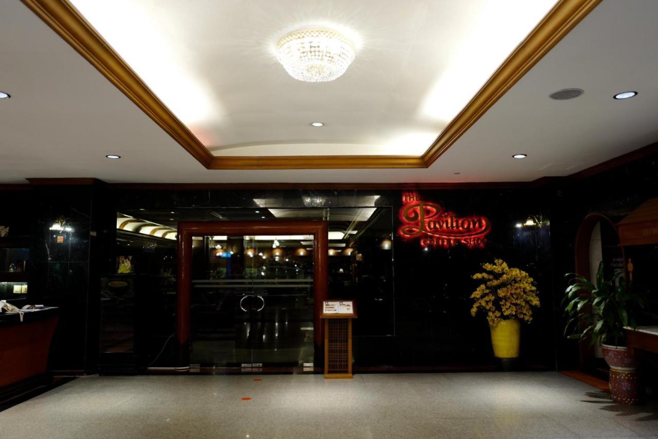 Town In Town Hotel Bangkok - Sha Plus Exterior photo